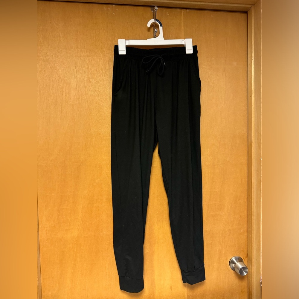 Black joggers size m